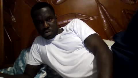 islandbey242 online show from May 20, 2026, 4:29 am