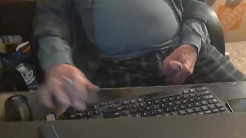 Snapshot of islandduke chatting on December 18, 2025, 4:02 pm Duke online show from December 18, 2025, 4:02 pm