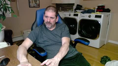 Snapshot of islandguy70 chatting on February 7, 2025, 1:15 am Jim online show from February 7, 2025, 1:15 am