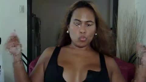 IslandVelvet online show from April 17, 2026, 1:30 am