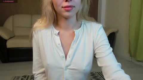 Polly online show from September 18, 2025, 6:10 pm