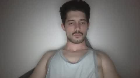 islaysince97 online show from May 10, 2026, 12:32 pm