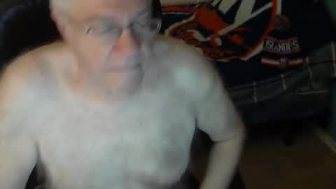 Snapshot of islesman22 chatting on April 1, 2026, 9:21 am islesman22 online show from April 1, 2026, 9:21 am