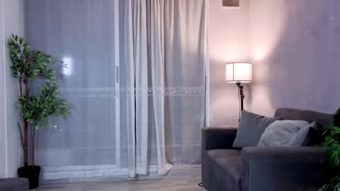 Snapshot of isnotforeveryone chatting on September 22, 2025, 1:07 am Julyane online show from September 22, 2025, 1:07 am