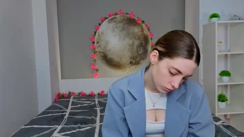 Emilia online show from February 15, 2026, 6:10 am