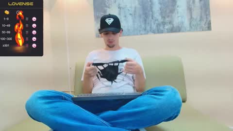 Snapshot of israel_gray chatting on November 15, 2025, 12:45 pm Israel online show from November 15, 2025, 12:45 pm