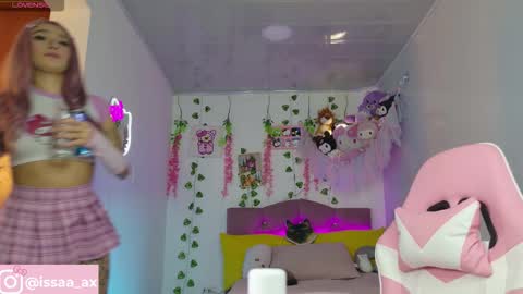 Snapshot of issa_garcia chatting on October 29, 2025, 12:02 am I S S A B E L A Igissaa ax    Xlittleissa  online show from October 29, 2025, 12:02 am