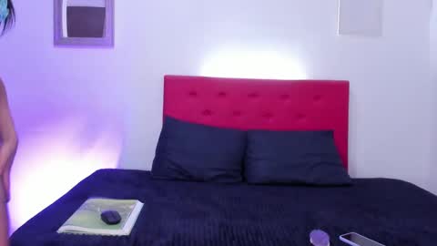 issa_kitty online show from December 12, 2024, 6:21 pm