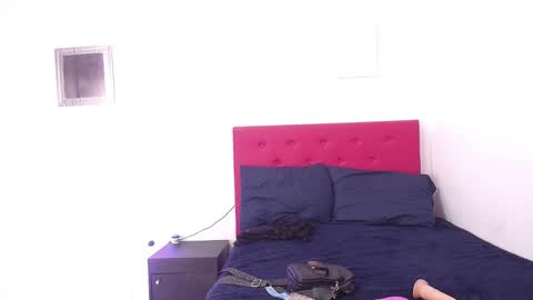 issa_kitty online show from December 24, 2024, 2:01 pm