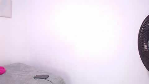 issa_kitty online show from February 7, 2025, 5:07 pm