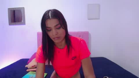 issa_kitty online show from February 25, 2025, 6:20 pm
