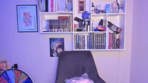 INSTAGRAM issabella18   TWITTER issa latin online show from December 5, 2025, 4:54 am