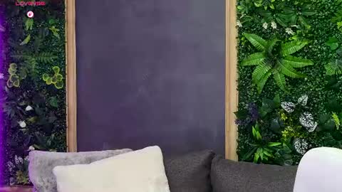 Alisa online show from June 9, 2026, 4:02 am