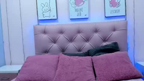 Snapshot of issaa_tyler chatting on September 21, 2025, 3:08 am Issa  online show from September 21, 2025, 3:08 am