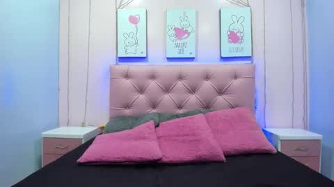 Snapshot of issaa_tyler chatting on October 16, 2025, 3:18 am Issa  online show from October 16, 2025, 3:18 am