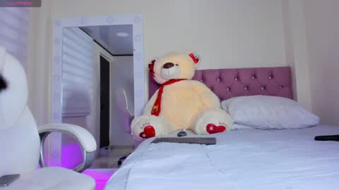 Snapshot of issabellarodriguez chatting on January 26, 2025, 10:12 am Isa online show from January 26, 2025, 10:12 am