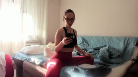 Snapshot of issabelle_69 chatting on February 26, 2025, 6:47 am Issabelle online show from February 26, 2025, 6:47 am