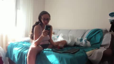 Snapshot of issabelle_69 chatting on September 14, 2025, 6:34 am Issabelle online show from September 14, 2025, 6:34 am