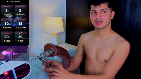 Snapshot of issac_james chatting on May 15, 2026, 4:19 am Issac online show from May 15, 2026, 4:19 am