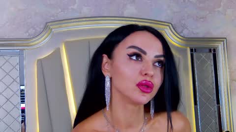 Snapshot of issadorra chatting on March 27, 2026, 8:26 am Issadorra online show from March 27, 2026, 8:26 am