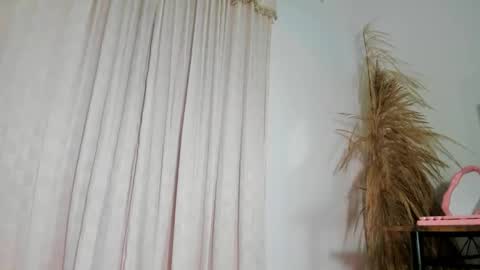 Snapshot of issagodiva chatting on October 11, 2025, 1:38 am  .  .   .  .   online show from October 11, 2025, 1:38 am