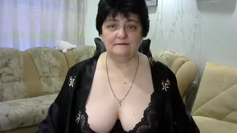 IsXLoves online show from February 21, 2025, 2:27 pm