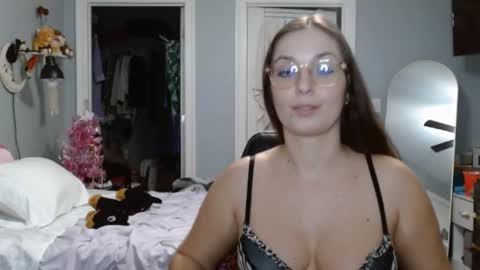 Snapshot of italiana25 chatting on January 4, 2025, 7:55 am Bella Bloom online show from January 4, 2025, 7:55 am