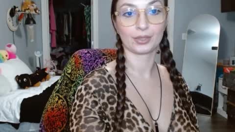 Snapshot of italiana25 chatting on February 3, 2025, 1:41 am Bella Bloom online show from February 3, 2025, 1:41 am