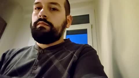 italianbigboy93 online show from November 2, 2025, 4:31 pm