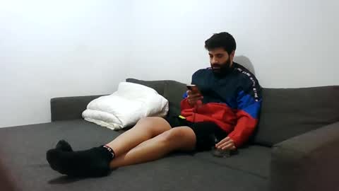 italianboybcn online show from December 15, 2024, 10:50 am