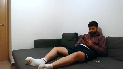 italianboybcn online show from December 20, 2024, 8:12 pm