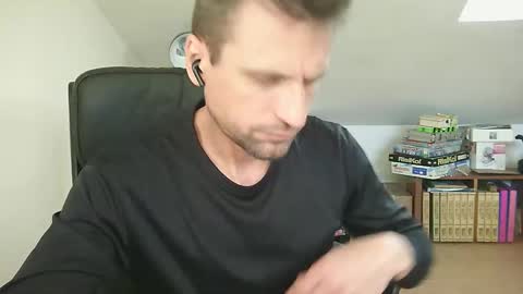 Snapshot of italiano116116 chatting on May 7, 2026, 9:14 am italiano116116 online show from May 7, 2026, 9:14 am