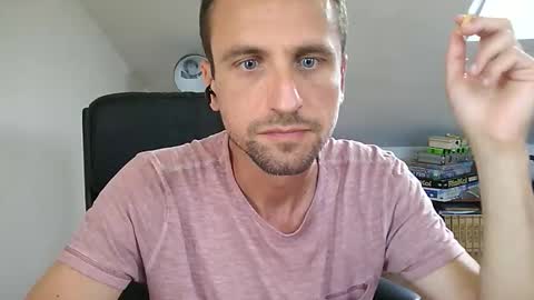 Snapshot of italiano116116 chatting on June 9, 2026, 10:27 am italiano116116 online show from June 9, 2026, 10:27 am