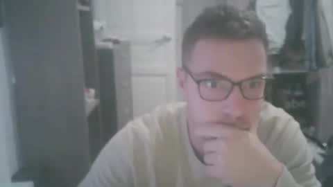 S online show from November 9, 2025, 3:10 pm