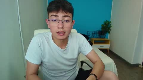 ithan__ online show from September 8, 2025, 6:51 pm