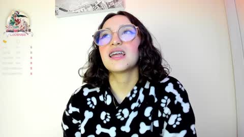 Snapshot of its__angelica_ chatting on December 28, 2024, 10:44 pm Angelica online show from December 28, 2024, 10:44 pm