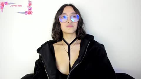 Snapshot of its__angelica_ chatting on January 17, 2025, 9:39 pm Angelica online show from January 17, 2025, 9:39 pm