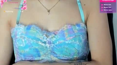 Snapshot of its__angelica_ chatting on February 21, 2025, 4:18 am Angelica online show from February 21, 2025, 4:18 am