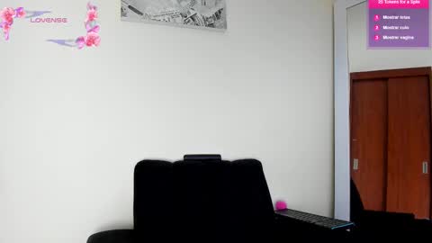 Snapshot of its__angelica_ chatting on February 25, 2025, 6:53 pm Angelica online show from February 25, 2025, 6:53 pm