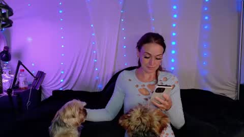 Snapshot of its_allixo chatting on July 13, 2026, 5:27 pm Alli online show from July 13, 2026, 5:27 pm