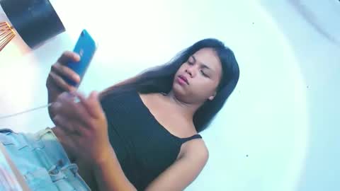 Snapshot of its_kynth chatting on November 21, 2025, 3:27 am its_kynth online show from November 21, 2025, 3:27 am