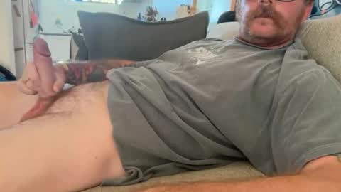 its_leo_hunter online show from April 8, 2026, 4:12 am