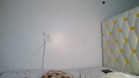 Snapshot of its_metney chatting on May 15, 2026, 2:51 am Metney online show from May 15, 2026, 2:51 am