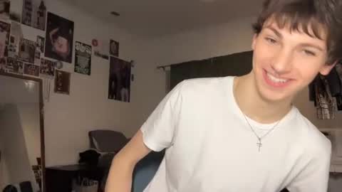 Snapshot of its_rowan chatting on October 17, 2025, 1:42 am Rowan online show from October 17, 2025, 1:42 am