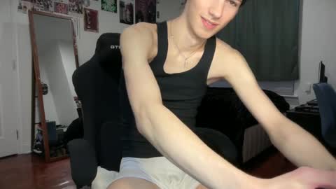 Snapshot of its_rowan chatting on July 4, 2026, 12:50 am Rowan online show from July 4, 2026, 12:50 am