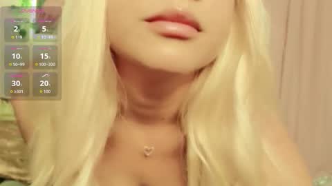 itsauroraborealis online show from May 19, 2026, 5:14 am