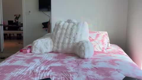 itscaylawatsun online show from November 5, 2025, 6:30 pm