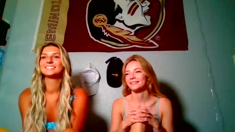 Snapshot of itsdanirose chatting on June 17, 2026, 1:08 am Danielle Rose online show from June 17, 2026, 1:08 am