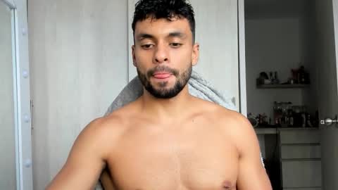 Snapshot of itsgeo1111 chatting on September 24, 2025, 10:13 pm CALL ME GEO online show from September 24, 2025, 10:13 pm