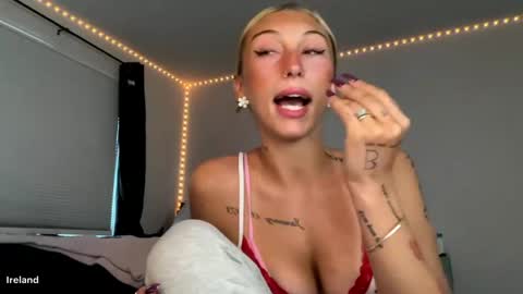 Snapshot of itsirelandbby chatting on May 18, 2026, 7:09 pm itsirelandbby online show from May 18, 2026, 7:09 pm